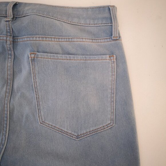 2/$30.00 - Old Navy Rockstar Super Skinny High Rise Light Wash Jeans - Picture 8 of 12